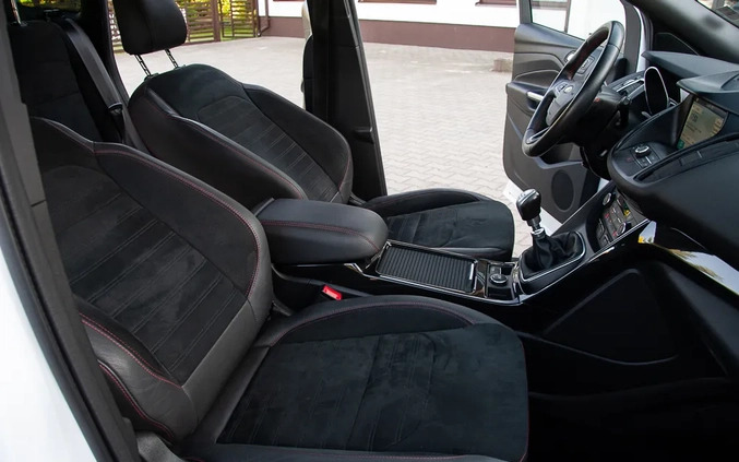 Ford Kuga cena 69990 przebieg: 93000, rok produkcji 2018 z Nowe Warpno małe 631